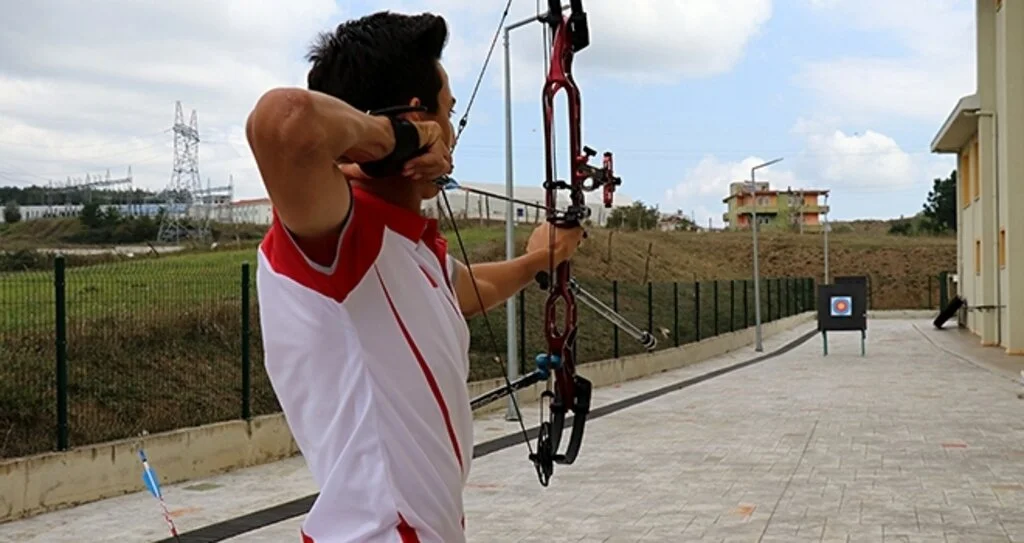 Emirhan madalyayla döndü