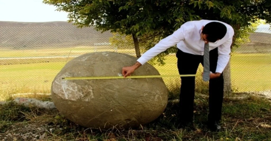 Erzurumda Moğollardan Kalma 2 Ton Ağırlığında Mancınık Güllesi Bulundu