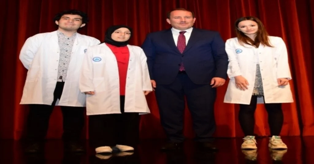 Esogü Tıp Fakültesinin Yeni Öğrencileri Beyaz Önlüklerini Giydi