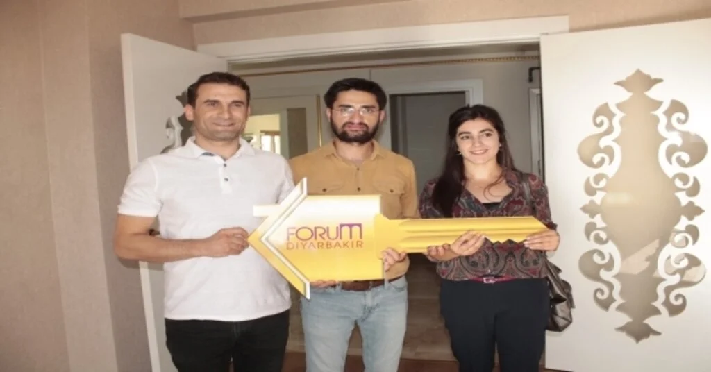 Forum Diyarbakır Avm Nişanlı Çiftin Ev Hayalini Gerçeğe Dönüştürdü