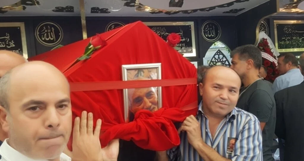 Gazeteci Güner güllerle uğurlandı 