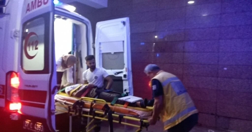 Gaziantepte Otomobil Üzüm Bağına Girdi: 1 Yaralı