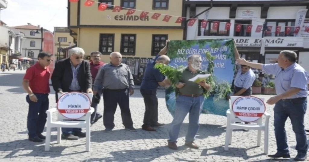Gürleyikdeki Kirliliğe İlginç Protesto
