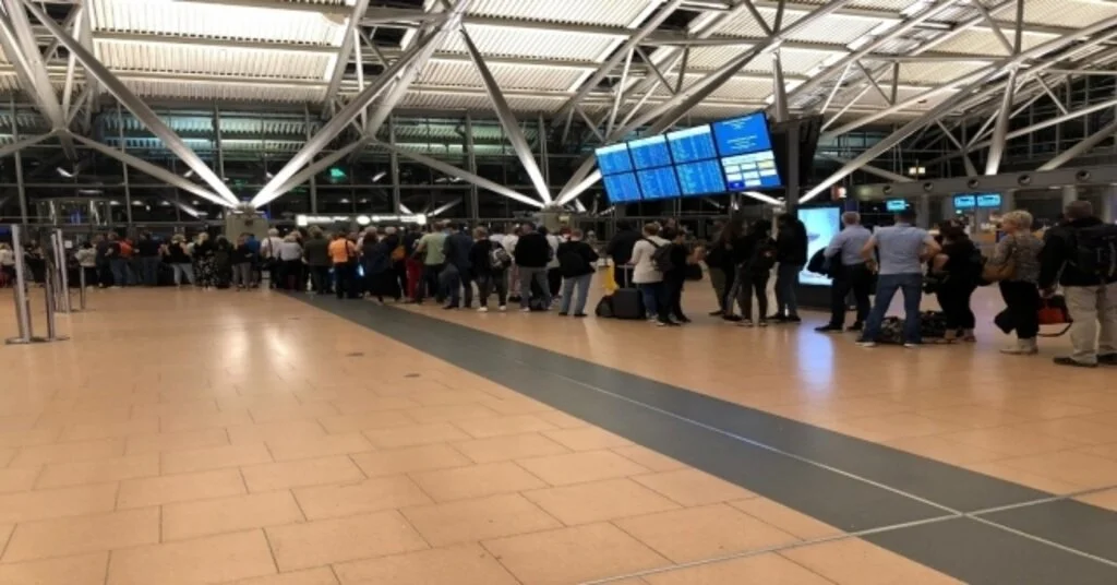 Hamburg Havalimanında Güvenlik Alarmı