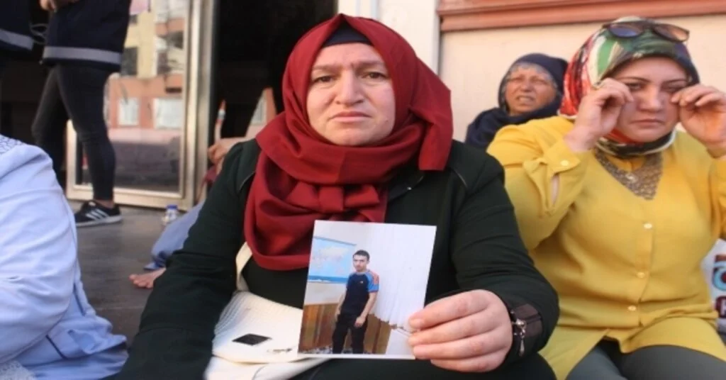 Hdp Önünde Eylem Yapan Aile Sayısı 18E Yükseldi