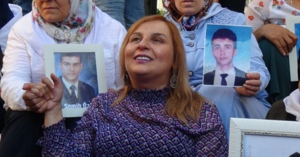 Hdp Önündeki Ailelerin Oturma Eylemine Tihekten Destek