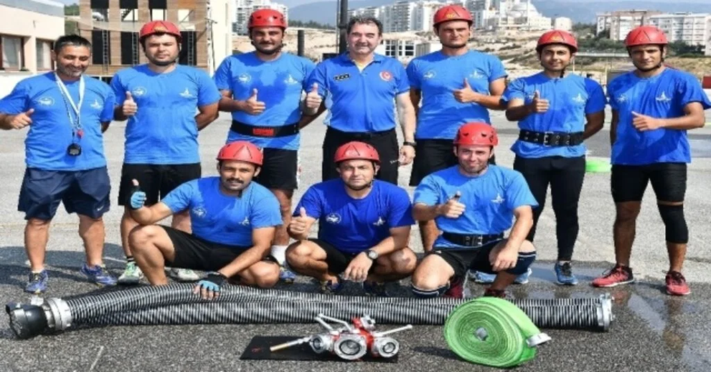 Hem Yangınlarla Hem Rakipleriyle Mücadele Ediyorlar