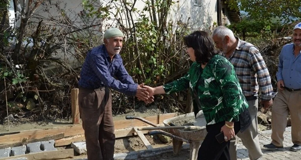 Her köye kilitli parke taşı sözü