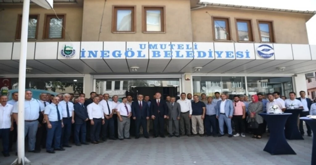 İnegöl Belediyesinden Kırtasiye Yardımı