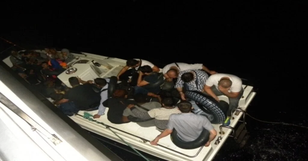 İzmirde 143 Kaçak Göçmen Yakalandı