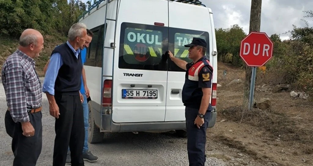 Jandarmadan okul servislerine denetim
