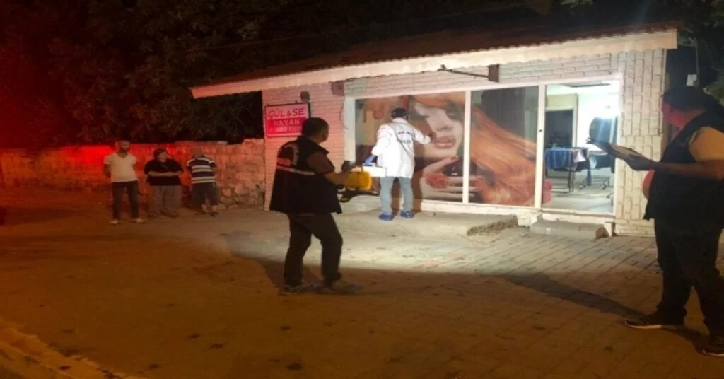 Kafasını Poşet Geçirip Bayan Kuaförünü Kurşunladı