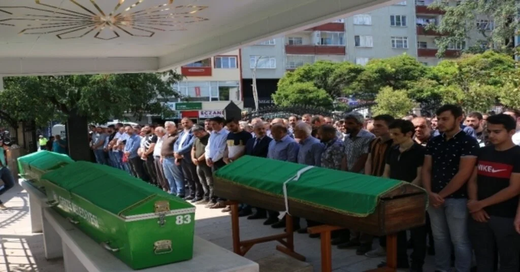 Kamyonda Yanarak Hayatını Kaybeden 3 Kişi Toprağa Verildi