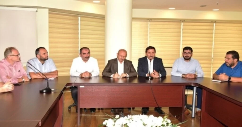 Karatay Kent Konseyi Eski Ve Yeni Dönem Üyelerinden Güç Birliği