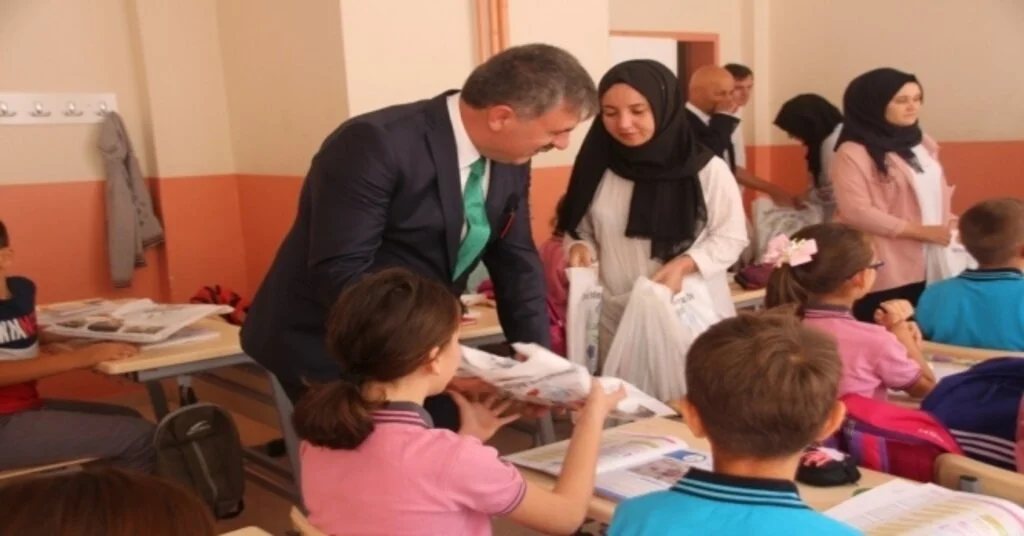 Kepsut Belediyesinden Kırtasiye Yardımı