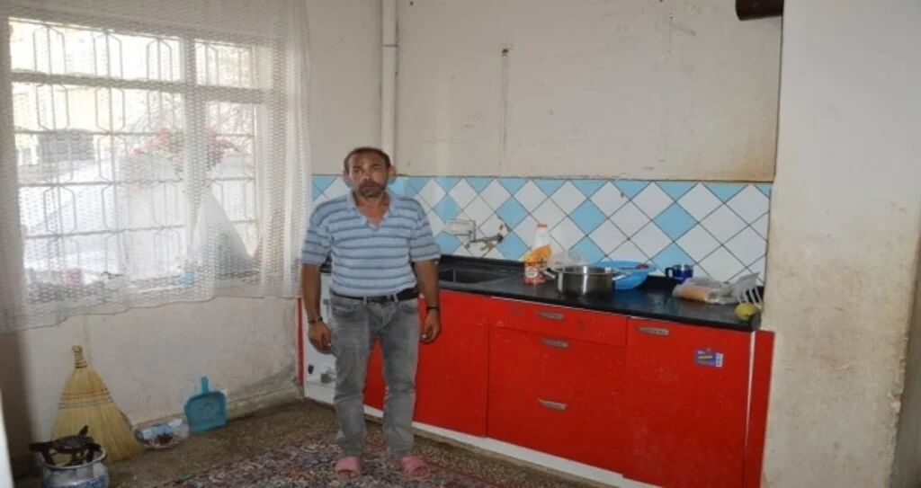 Kirasını ödemek için seyyar aracını bile sattı