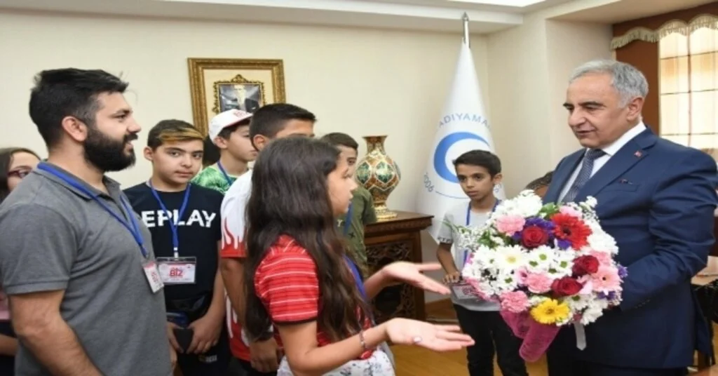 Kırşehirli Öğrenciler Rektör Turgut İle Bir Araya Geldi