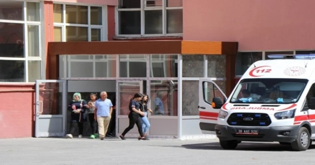 Kız Lisesinde ‘İntihar Paniği