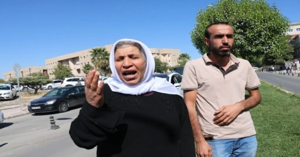 Kocası Ve İki Çocuğu Kavgada Ölen Kadın Oturma Eylemi Başlattı