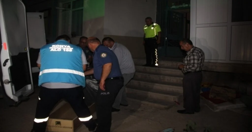 Konyada Tartıştığı Kocasını Keserle Vurarak Öldürdü