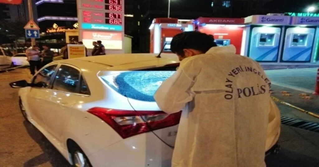 Kovaladıkları Otomobile Kurşun Yağdırdılar: 1İ Ağır 3 Yaralı