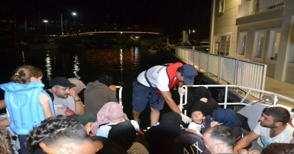Kuşadasında 13Ü Çocuk 45 Düzensiz Göçmen Yakalandı