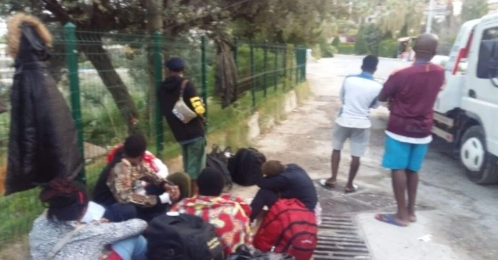Kuşadasında 44 Düzensiz Göçmen Ve 2 Organizatör Yakalandı