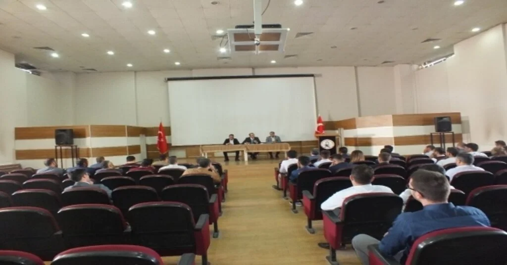 Malazgirtte Okul Müdürleri Toplantısı
