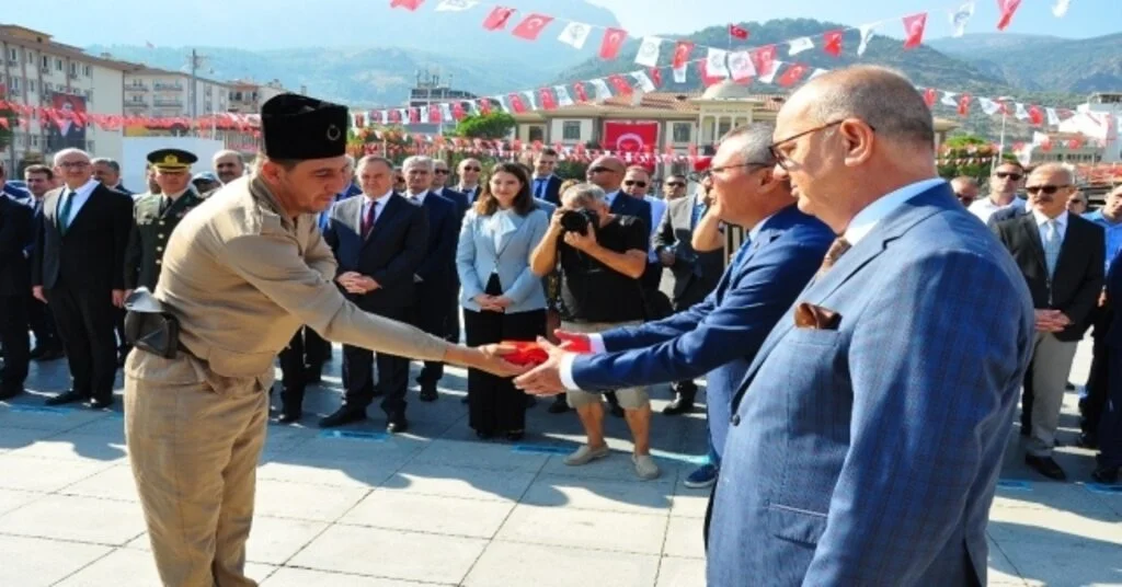 Manisanın Kurtuluşuna Sade Tören