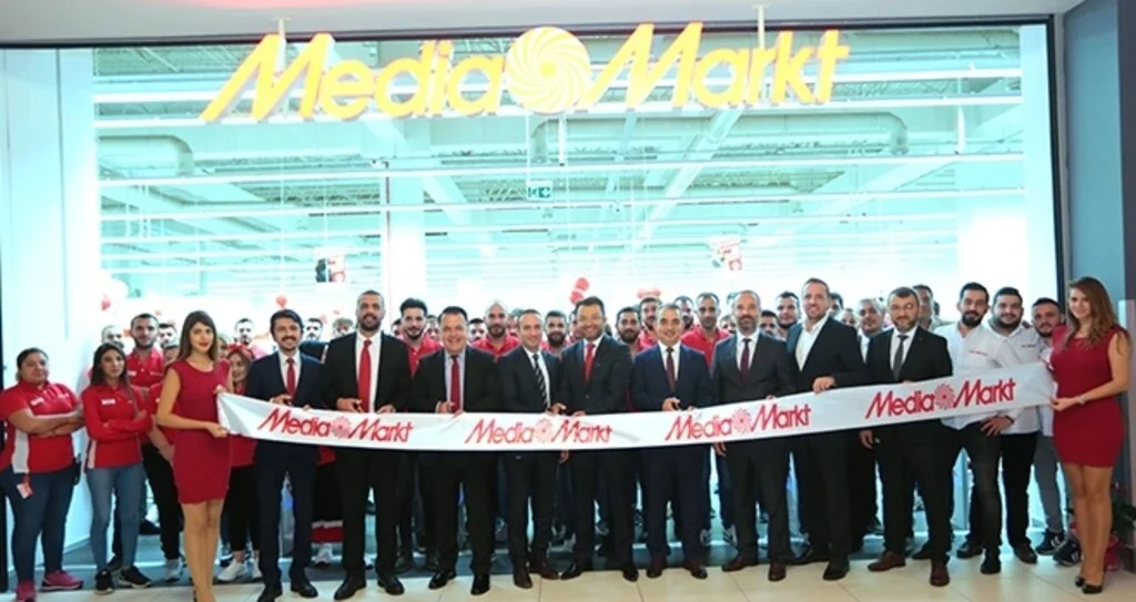 MediaMarkt aynı günde 2 mağaza açtı