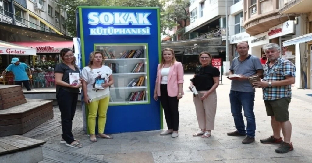 Merkezefendi Belediyesi ‘Sokak Kütüphanesi Kurdu
