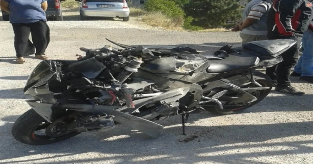 Mersinde 2 Ayrı Trafik Kazasında 2 Yaralı