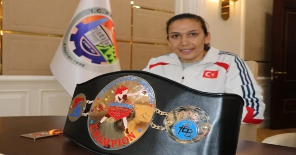 Milli Boksör Güneri: Hep Şampiyonluk, Hep İstiklal Marşı Hedefim Var