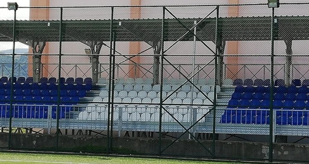 Ordu Valiliği sahalara tribün yaptı