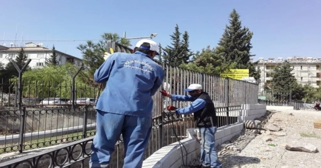 Parkların Bakımları Yapılıyor