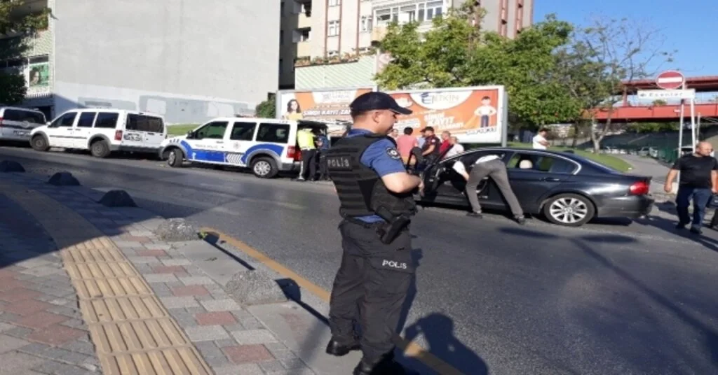 Polis Ekiplerinden Okul Çevresinde Şüpheli Araç Ve Kişilere Denetim
