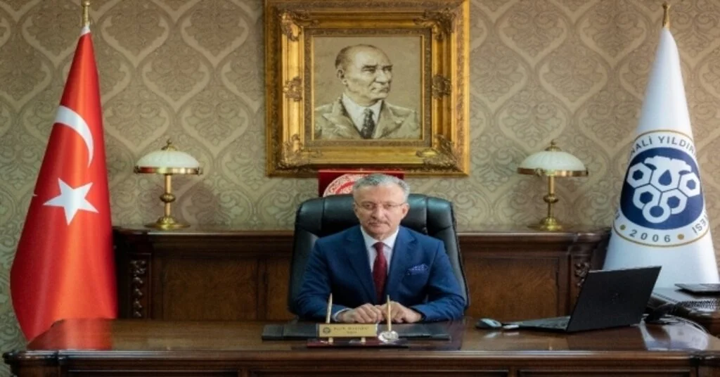 Rektör Prof. Dr. Akın Leventten, Yeni Öğrencilere Mesaj