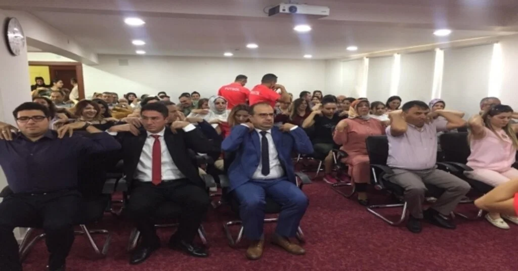 Sağlık Çalışanlarına Masa Başı Egzersizi