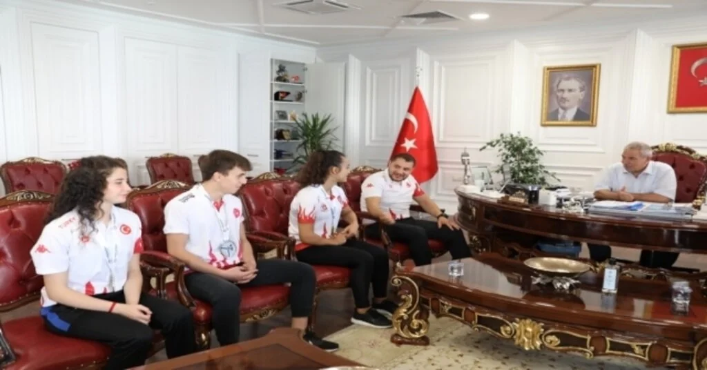 Şampiyonlardan Demirtaşa Teşekkür Ziyareti