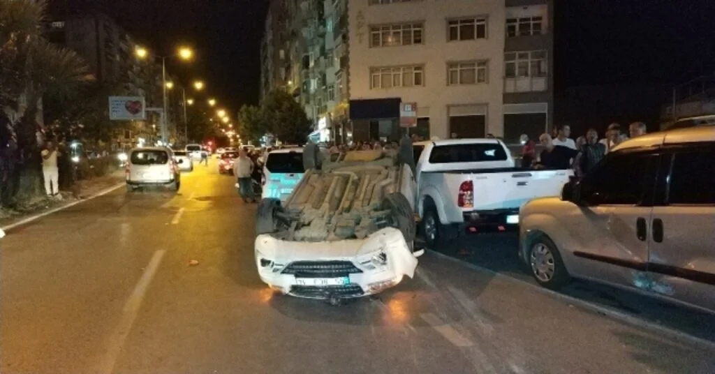 Samsunda Alt Geçit Çıkışında Otomobil Takla Attı: 3 Yaralı