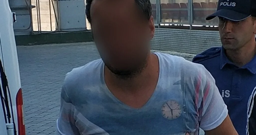 Samsun'da Caminin kubbesindeki kurşun levhaları çaldılar