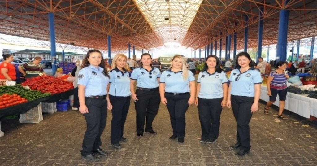 Seferihisarda Kadın Zabıtalar Sayesinde Çarşı Pazar Daha Huzurlu