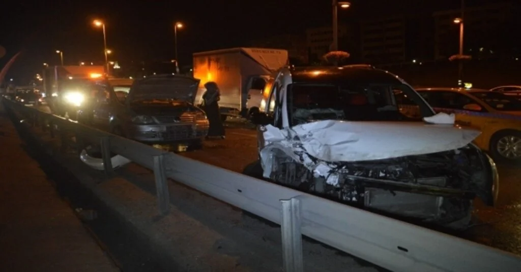 Şirinevlerde Zincirleme Kaza: 1 Ölü, 3 Yaralı