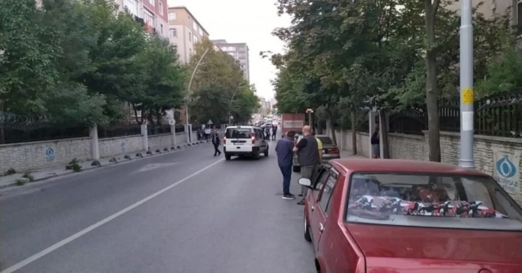 Sultangazide Aracın Yolunu Kesip Kurşun Yağdırdılar
