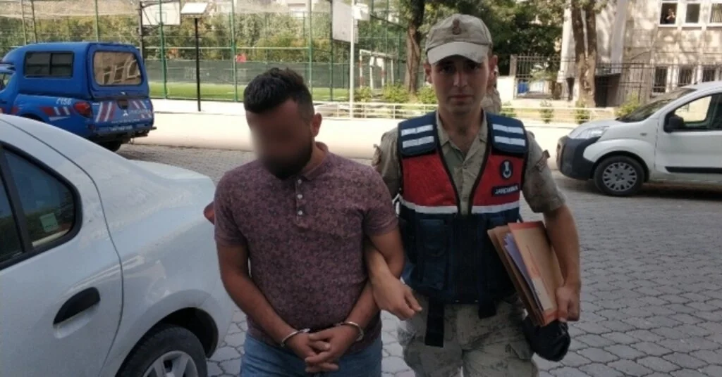 Tarlada Dişi Hint Keneviri Ele Geçirildi