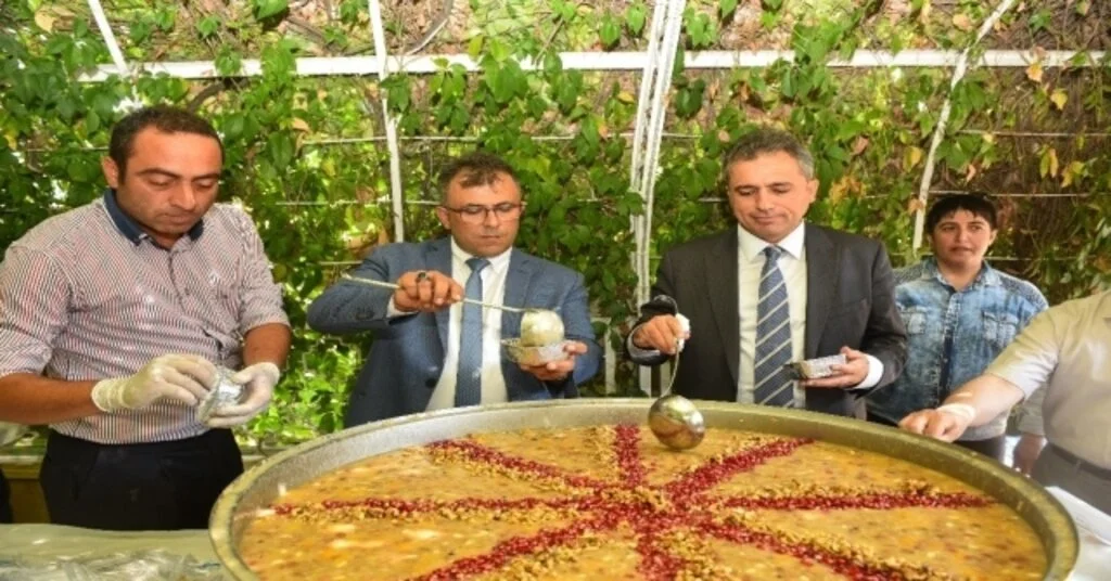 Taşköprüde 3 Bin Kişiye Aşure İkram Edildi