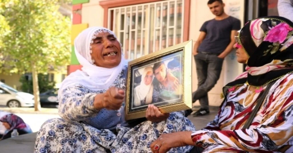 Tehditler Anaları Yıldırmıyor