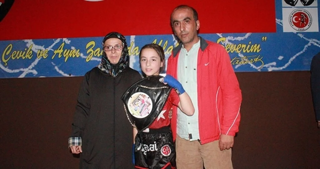 Tek Yumruğuyla Türkiye Şampiyonu Oldu