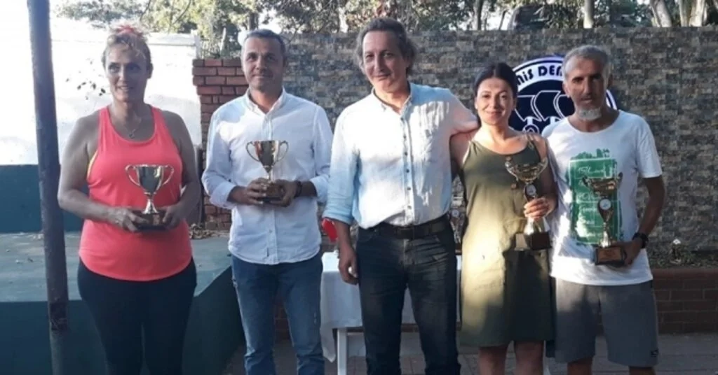 Tenisçiler Zafer Kupasında Çarpıştı