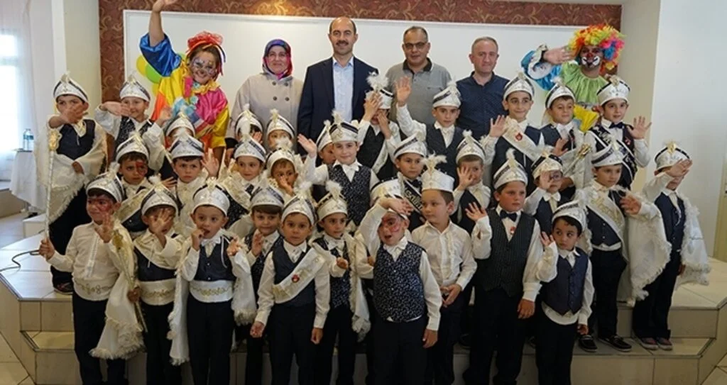Terme'de 55 çocuk erkekliğe ilk adımı attı